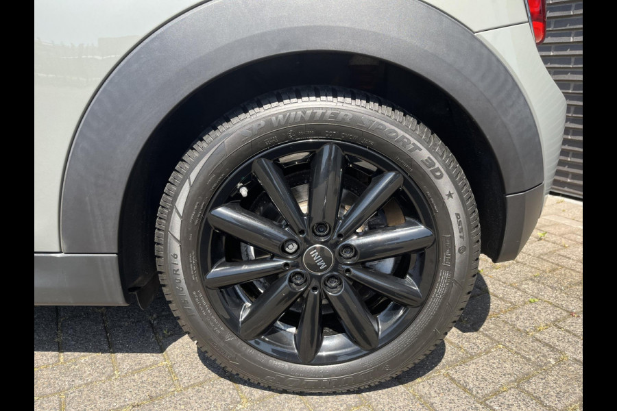 MINI Hatchback Cooper 3 deurs / Airconditioning / Elektrisch Pakket / DAB / 16 Inch / Chrome Line