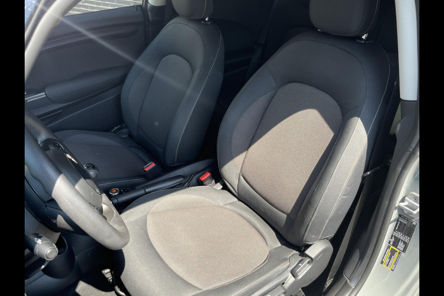 MINI Hatchback Cooper 3 deurs / Airconditioning / Elektrisch Pakket / DAB / 16 Inch / Chrome Line