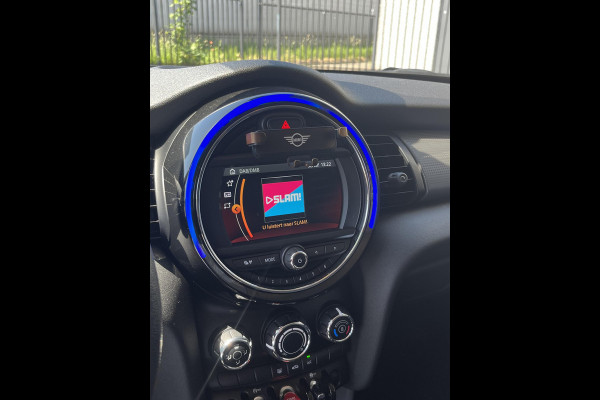 MINI Hatchback Cooper 3 deurs / Airconditioning / Elektrisch Pakket / DAB / 16 Inch / Chrome Line