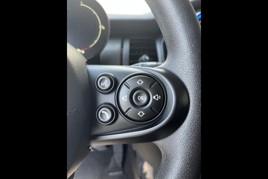 MINI Hatchback Cooper 3 deurs / Airconditioning / Elektrisch Pakket / DAB / 16 Inch / Chrome Line