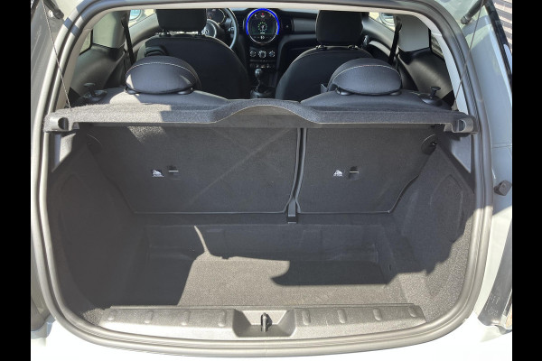 MINI Hatchback Cooper 3 deurs / Airconditioning / Elektrisch Pakket / DAB / 16 Inch / Chrome Line