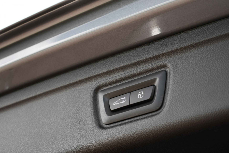 BMW 3-serie 320i M-Sport LCI-2 Pano ACC 360 HUD 19inch El-klep