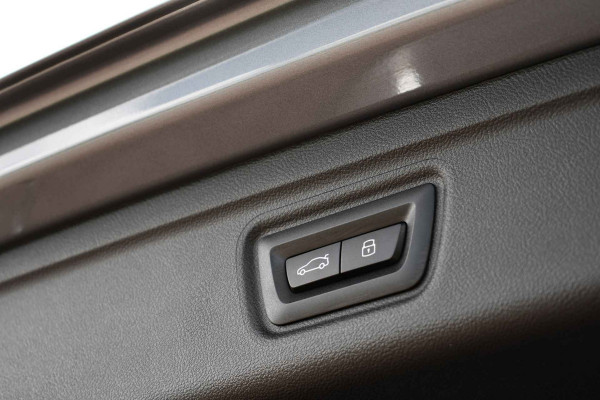 BMW 3-serie 320i M-Sport LCI-2 Pano ACC 360 HUD 19inch El-klep