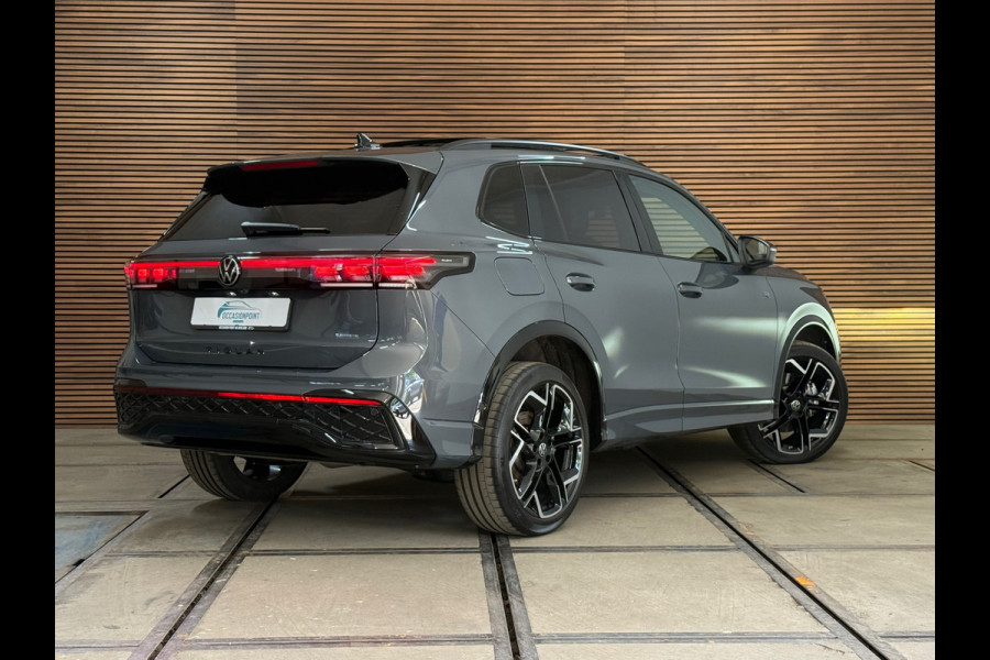 Volkswagen Tiguan 1.5 eHybrid R-Line 272 PK | Garantie tot 2030 | Dolphin Grey | IQ.Light HD | Leder | H/K Sound | Pano | Trekhaak