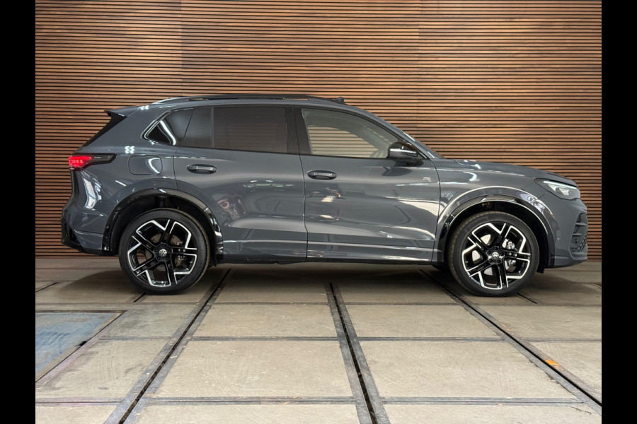 Volkswagen Tiguan 1.5 eHybrid R-Line 272 PK | Garantie tot 2030 | Dolphin Grey | IQ.Light HD | Leder | H/K Sound | Pano | Trekhaak