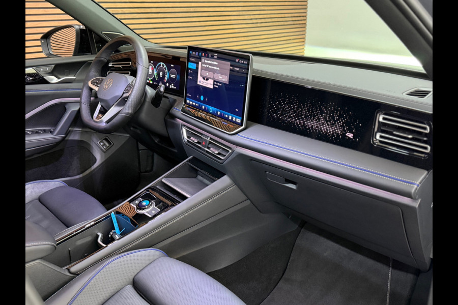 Volkswagen Tiguan 1.5 eHybrid R-Line 272 PK | Garantie tot 2030 | Dolphin Grey | IQ.Light HD | Leder | H/K Sound | Pano | Trekhaak