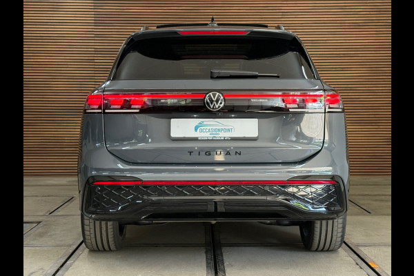 Volkswagen Tiguan 1.5 eHybrid R-Line 272 PK | Garantie tot 2030 | Dolphin Grey | IQ.Light HD | Leder | H/K Sound | Pano | Trekhaak