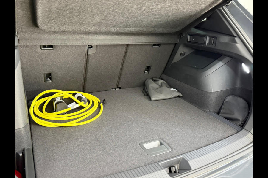 Volkswagen Tiguan 1.5 eHybrid R-Line 272 PK | Garantie tot 2030 | Dolphin Grey | IQ.Light HD | Leder | H/K Sound | Pano | Trekhaak