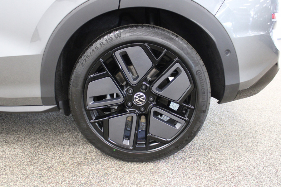 Volkswagen T-Roc 1.5 eTsi R-Line First Edition