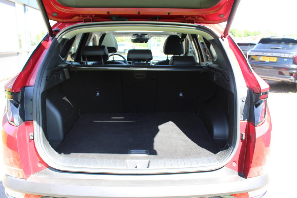 Hyundai Tucson 1.6 T-GDI PHEV Premium Sky 4WD 265pk | Trekhaak | Panoramadak | Stoelverwarming/Koeling | Adaptive cruise control