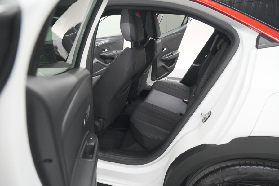 Opel Mokka Electric Level 4 50 kWh | SOH 97,5% | Adaptieve Cruise Control | Camera | Apple Carplay | Dodehoekdetectie