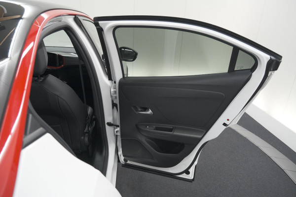 Opel Mokka Electric Level 4 50 kWh | SOH 97,5% | Adaptieve Cruise Control | Camera | Apple Carplay | Dodehoekdetectie
