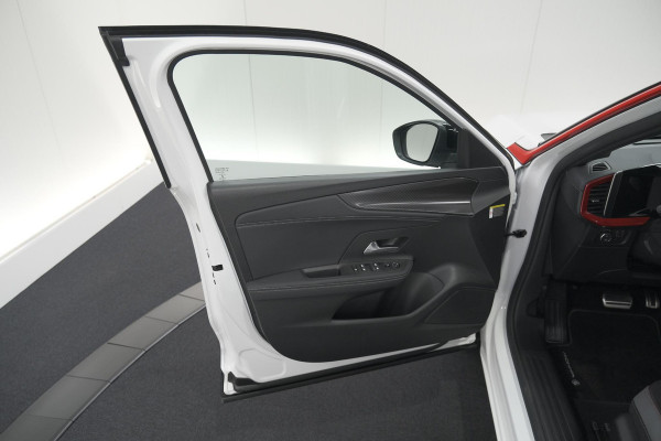 Opel Mokka Electric Level 4 50 kWh | SOH 97,5% | Adaptieve Cruise Control | Camera | Apple Carplay | Dodehoekdetectie