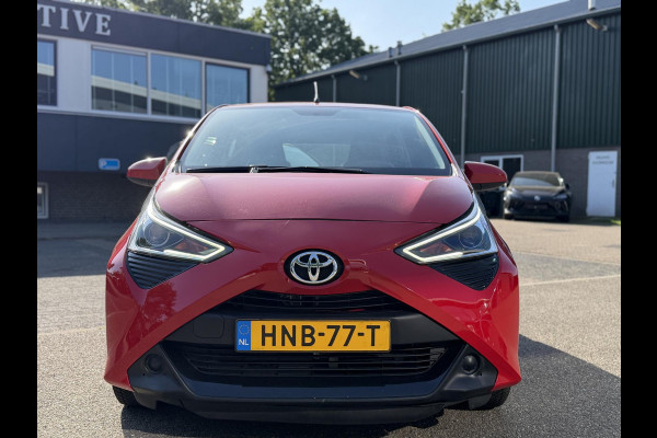 Toyota Aygo 1.0 VVT-i x-play AUTOMAAT | APPLE CARPLAY / ANDROID AUTO | CAMERA | AIRCO | ONDERHOUD UITGEVOERD | DIRECT LEVERBAAR |