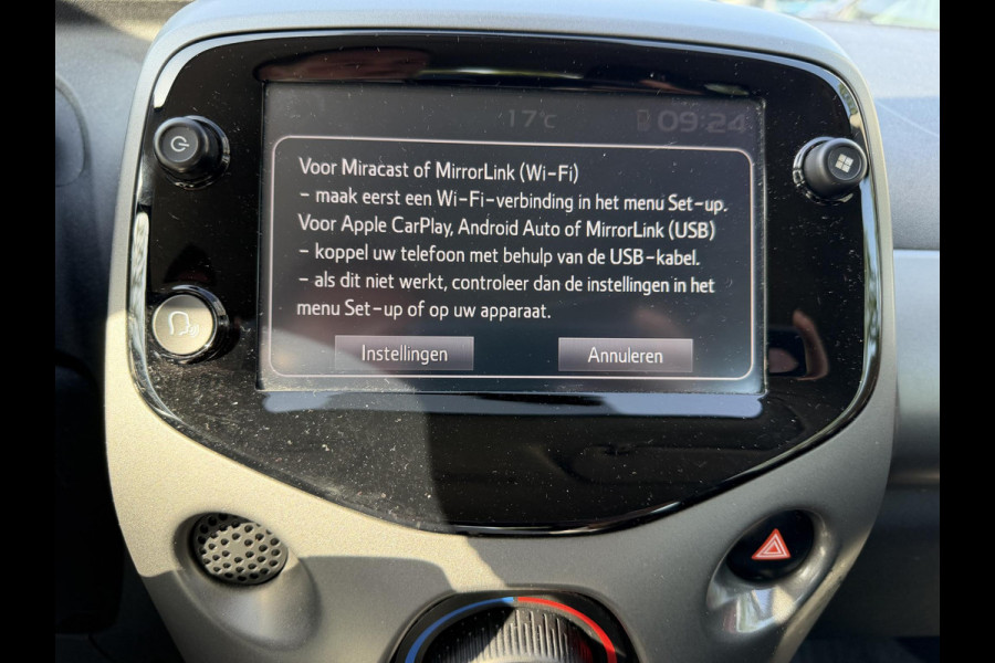 Toyota Aygo 1.0 VVT-i x-play AUTOMAAT | APPLE CARPLAY / ANDROID AUTO | CAMERA | AIRCO | ONDERHOUD UITGEVOERD | DIRECT LEVERBAAR |