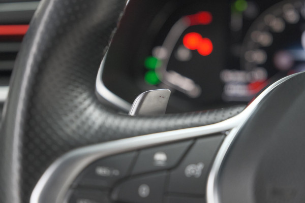 Renault Captur TCe 140 EDC R.S. Line | COMPLEET! | 360 Camera | Adaptieve Cruise Control | 9.3 Inch Groot Scherm