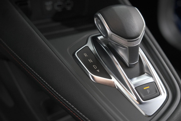 Renault Captur TCe 140 EDC R.S. Line | COMPLEET! | 360 Camera | Adaptieve Cruise Control | 9.3 Inch Groot Scherm