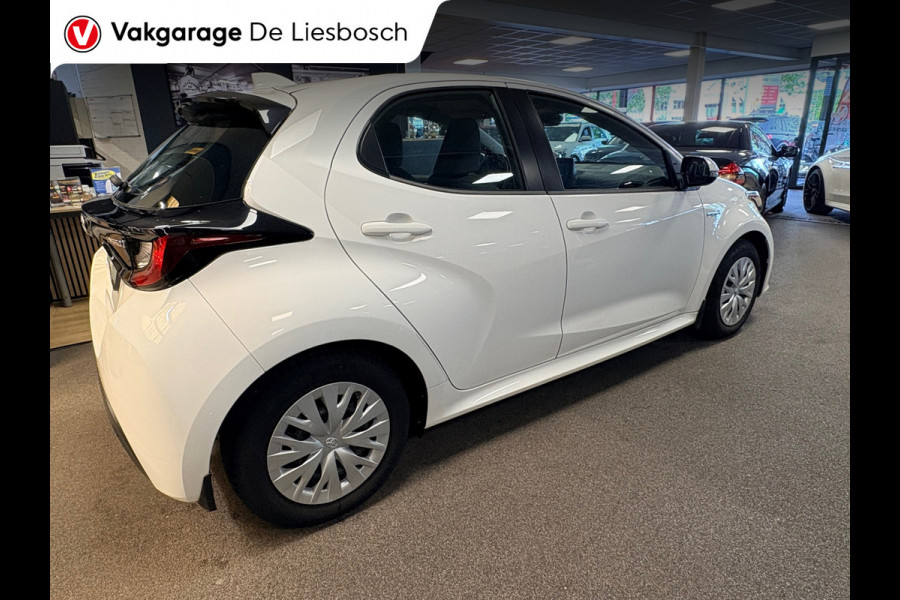 Toyota Yaris 1.5 Hybrid Business Plus automaat/ stuur en stoel verwarming / navigatie /camera