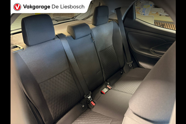 Toyota Yaris 1.5 Hybrid Business Plus automaat/ stuur en stoel verwarming / navigatie /camera