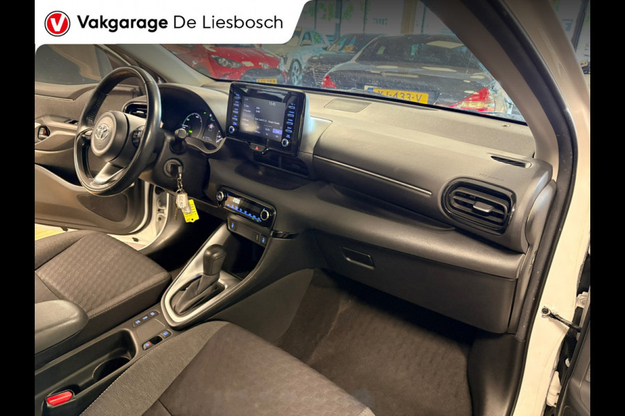 Toyota Yaris 1.5 Hybrid Business Plus automaat/ stuur en stoel verwarming / navigatie /camera