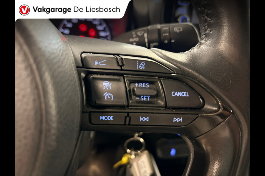 Toyota Yaris 1.5 Hybrid Business Plus automaat/ stuur en stoel verwarming / navigatie /camera