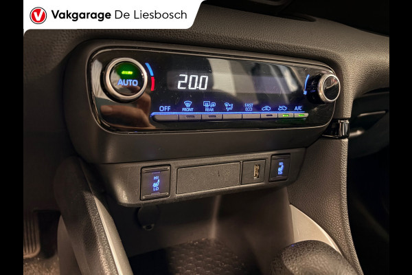 Toyota Yaris 1.5 Hybrid Business Plus automaat/ stuur en stoel verwarming / navigatie /camera