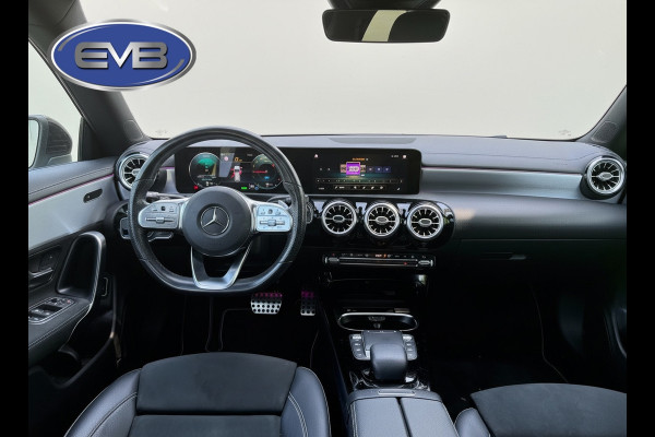 Mercedes-Benz CLA-Klasse Shooting Brake 250 e Premium Plus AMG styling Night edition, panoramadak, sfeerverlichting, stoelverw