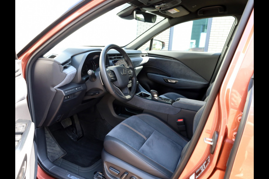 Lexus LBX Cool 2WD | Leder/Alcantara | Memory Seat | Dodehoek
