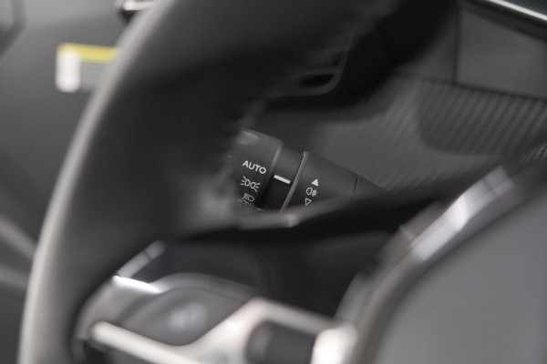 Peugeot 2008 PureTech 130 Blue Lease Allure | Camera | Apple Carplay | Parkeersensoren | Climate Control
