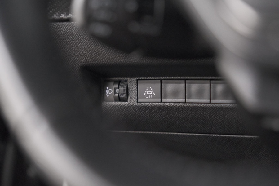 Peugeot 2008 PureTech 130 Blue Lease Allure | Camera | Apple Carplay | Parkeersensoren | Climate Control