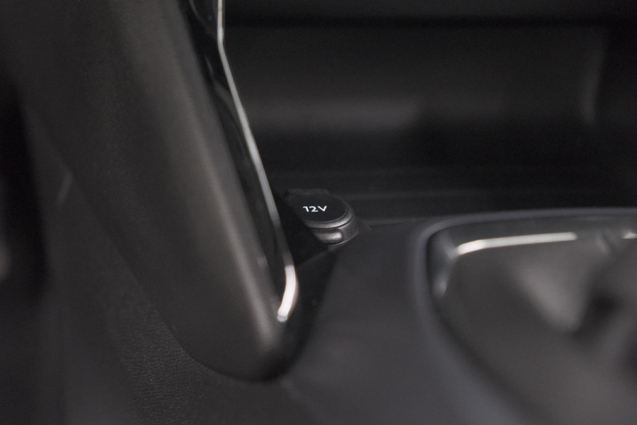 Peugeot 2008 PureTech 130 Blue Lease Allure | Camera | Apple Carplay | Parkeersensoren | Climate Control
