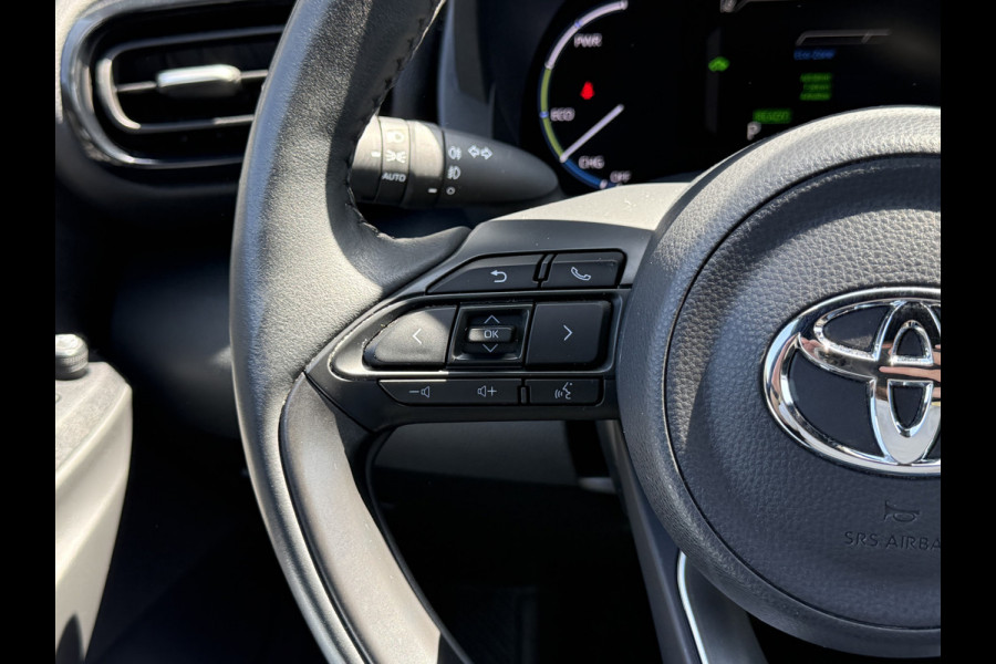 Toyota Yaris Cross 1.5 Hybrid AWD Team D | ACC | CarPlay | Camera | Keyless | DAB+