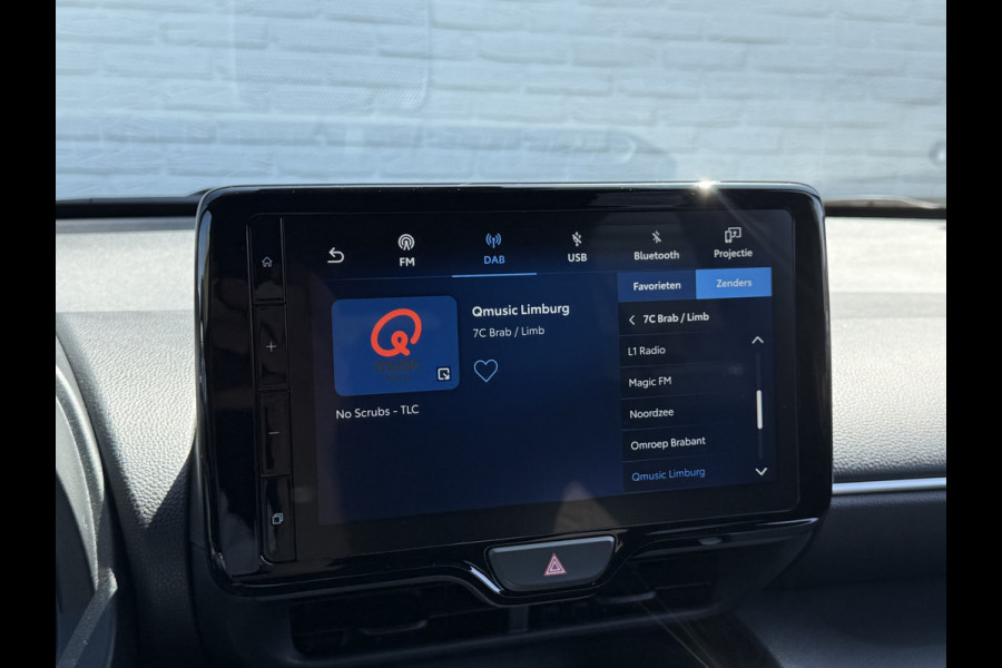 Toyota Yaris Cross 1.5 Hybrid AWD Team D | ACC | CarPlay | Camera | Keyless | DAB+