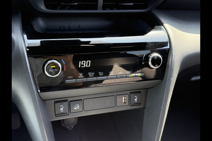 Toyota Yaris Cross 1.5 Hybrid AWD Team D | ACC | CarPlay | Camera | Keyless | DAB+