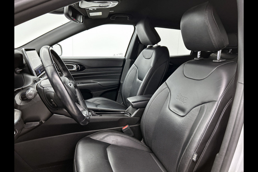 Jeep Compass 4xe 240PK Plug-in Hybrid Electric S / Pdc+Camera / Two- Tone / Leder / Stoel-Stuurverwarming / Navigatie / APK 07-2027