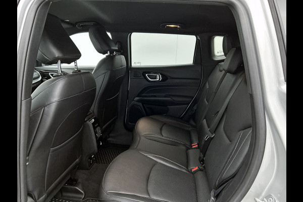Jeep Compass 4xe 240PK Plug-in Hybrid Electric S / Pdc+Camera / Two- Tone / Leder / Stoel-Stuurverwarming / Navigatie / APK 07-2027
