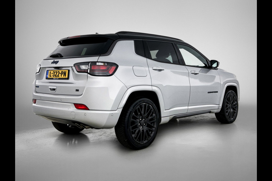 Jeep Compass 4xe 240PK Plug-in Hybrid Electric S / Pdc+Camera / Two- Tone / Leder / Stoel-Stuurverwarming / Navigatie / APK 07-2027