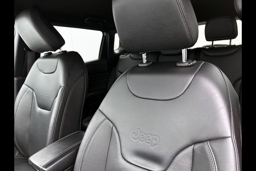 Jeep Compass 4xe 240PK Plug-in Hybrid Electric S / Pdc+Camera / Two- Tone / Leder / Stoel-Stuurverwarming / Navigatie / APK 07-2027