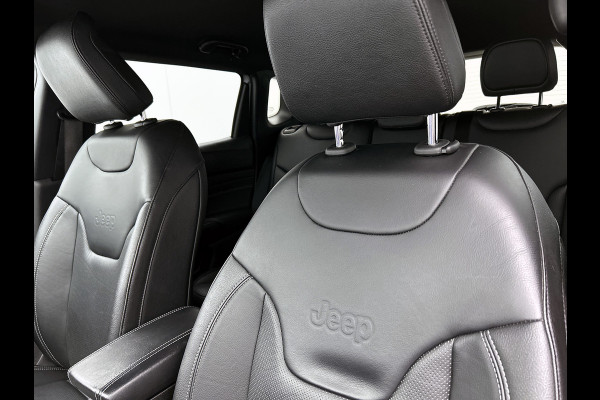 Jeep Compass 4xe 240PK Plug-in Hybrid Electric S / Pdc+Camera / Two- Tone / Leder / Stoel-Stuurverwarming / Navigatie / APK 07-2027