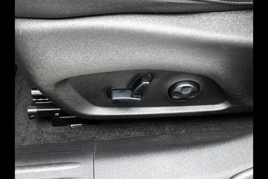 Jeep Compass 4xe 240PK Plug-in Hybrid Electric S / Pdc+Camera / Two- Tone / Leder / Stoel-Stuurverwarming / Navigatie / APK 07-2027