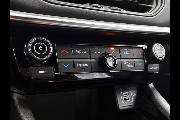 Jeep Compass 4xe 240PK Plug-in Hybrid Electric S / Pdc+Camera / Two- Tone / Leder / Stoel-Stuurverwarming / Navigatie / APK 07-2027