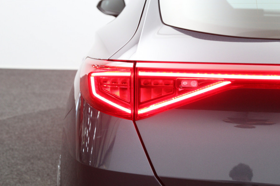 CUPRA Formentor 1.4 e-Hybrid VZ 245 PK Performance PHEV, Panoramadak, Keyless, Camera