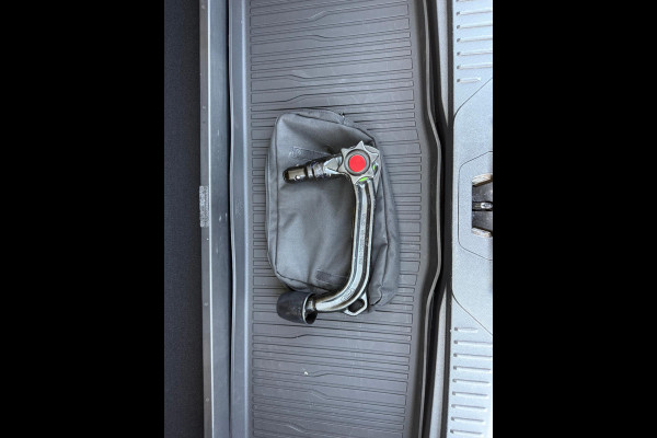 Ford FOCUS Wagon 1.5 AUT Vignale | Open dak | Trekhaak |