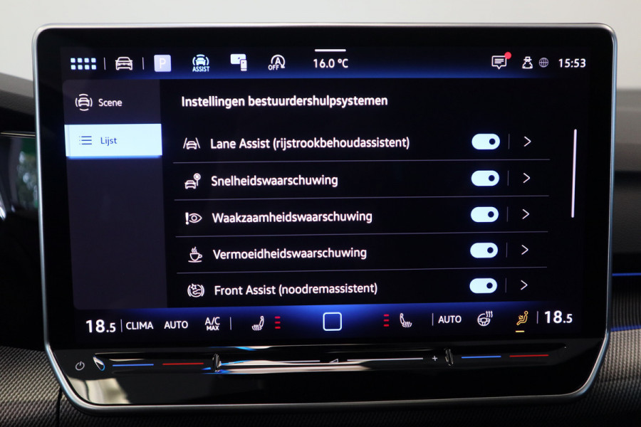 Volkswagen Golf 1.5 eTSI R-Line Edition Panoramadak IQ-Led 24 Maanden garantie* (Vraag naar de voorwaarden)