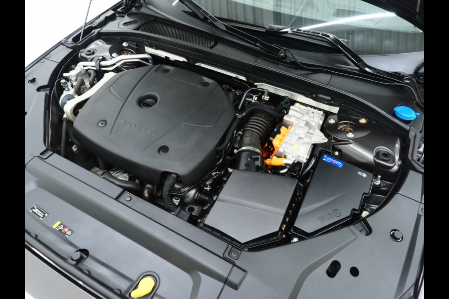 Volvo V90 2.0 T6 AWD Inscription | Panoramadak | Leder | Trekhaak | Harman/Kardon | Pilot Assist | HUD | 360