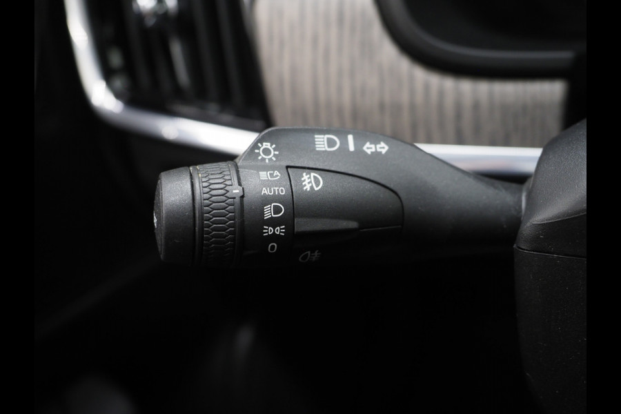 Volvo V90 2.0 T6 AWD Inscription | Panoramadak | Leder | Trekhaak | Harman/Kardon | Pilot Assist | HUD | 360