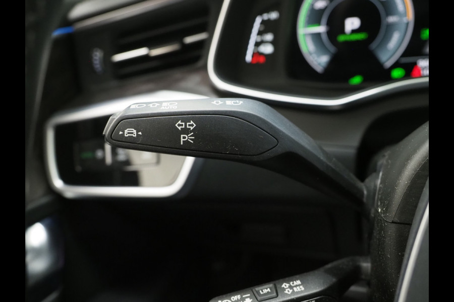 Audi A6 Avant 50 TFSI e quattro | Panoramadak | Leder | B&O Audio | HUD | Adaptive Cruise | Keyless | Sfeerlicht