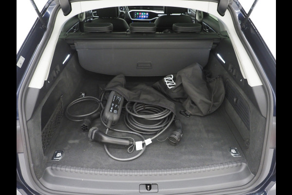 Audi A6 Avant 50 TFSI e quattro | Panoramadak | Leder | B&O Audio | HUD | Adaptive Cruise | Keyless | Sfeerlicht