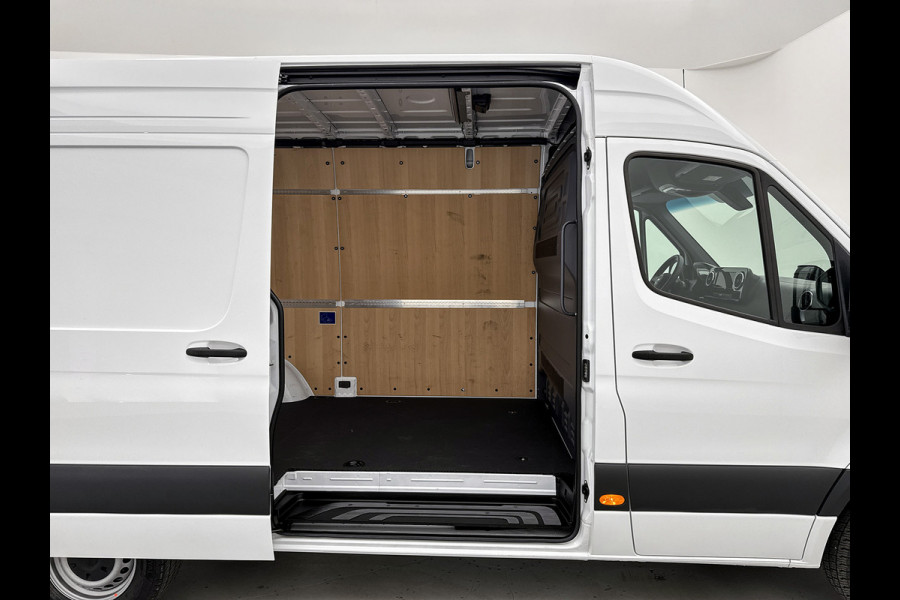 Mercedes-Benz Sprinter 317 1.9 CDI L2H2 Pro Navigatie Geveerde stoel Parkeerpakket Stoelverwarming Betimmering