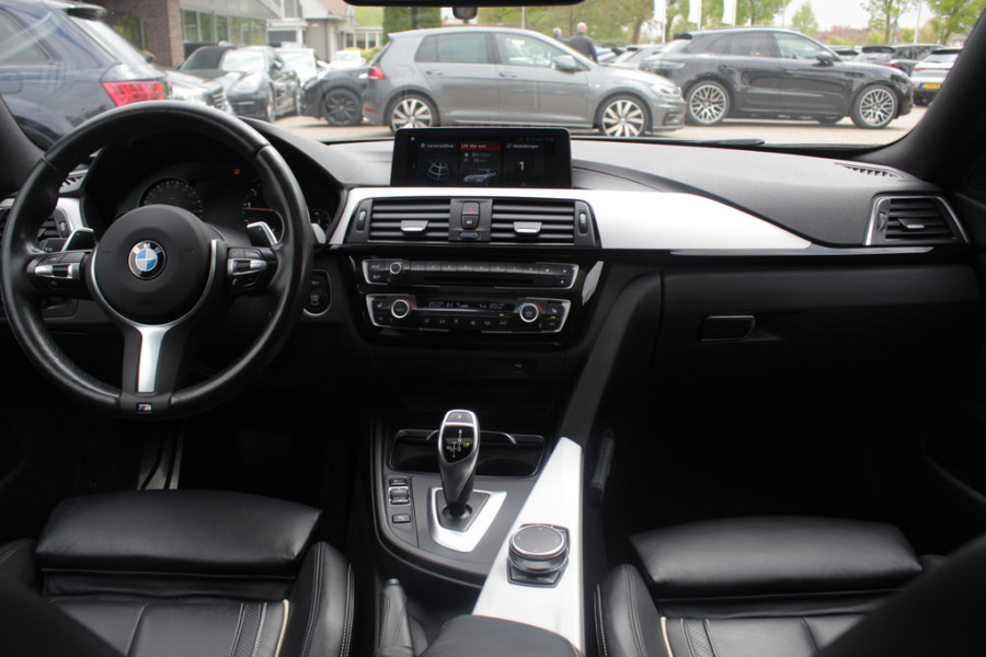 BMW 4 Serie Gran Coupé 430i High Exe. M Sport / Schuifdak / Camera / Head-up / Harman Kardon / 19'' / Leder / Navigatie / Dodehoek / DAB / Stoelverwarming / Cruise Control